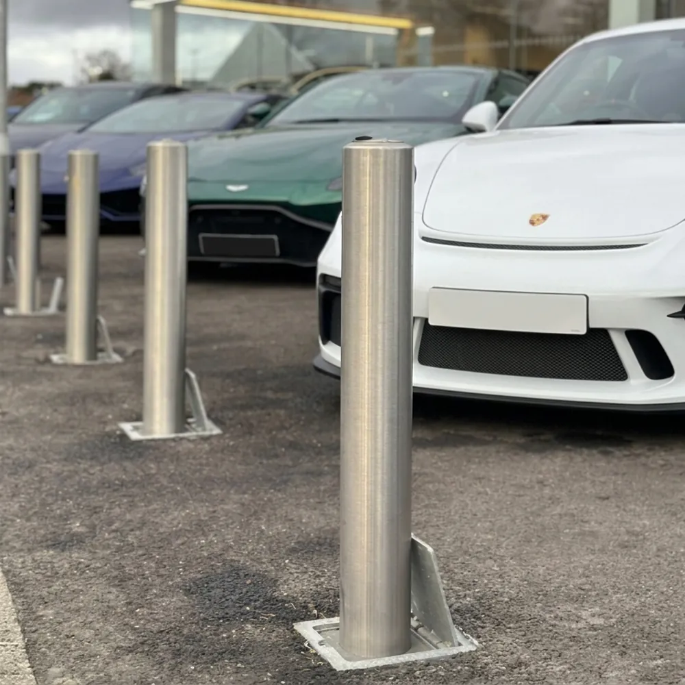 Medium Stainless Steel Telescopic Bollard