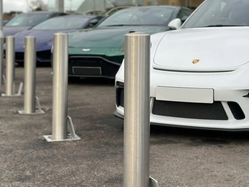 Medium Stainless Steel Telescopic Bollard